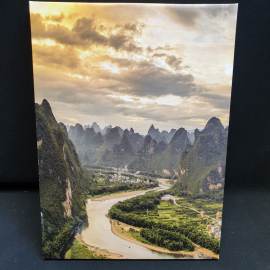 Картина триптих "Горы и река", печать на баннерной ткани, незначительные дефекты на фото. Картинка 2